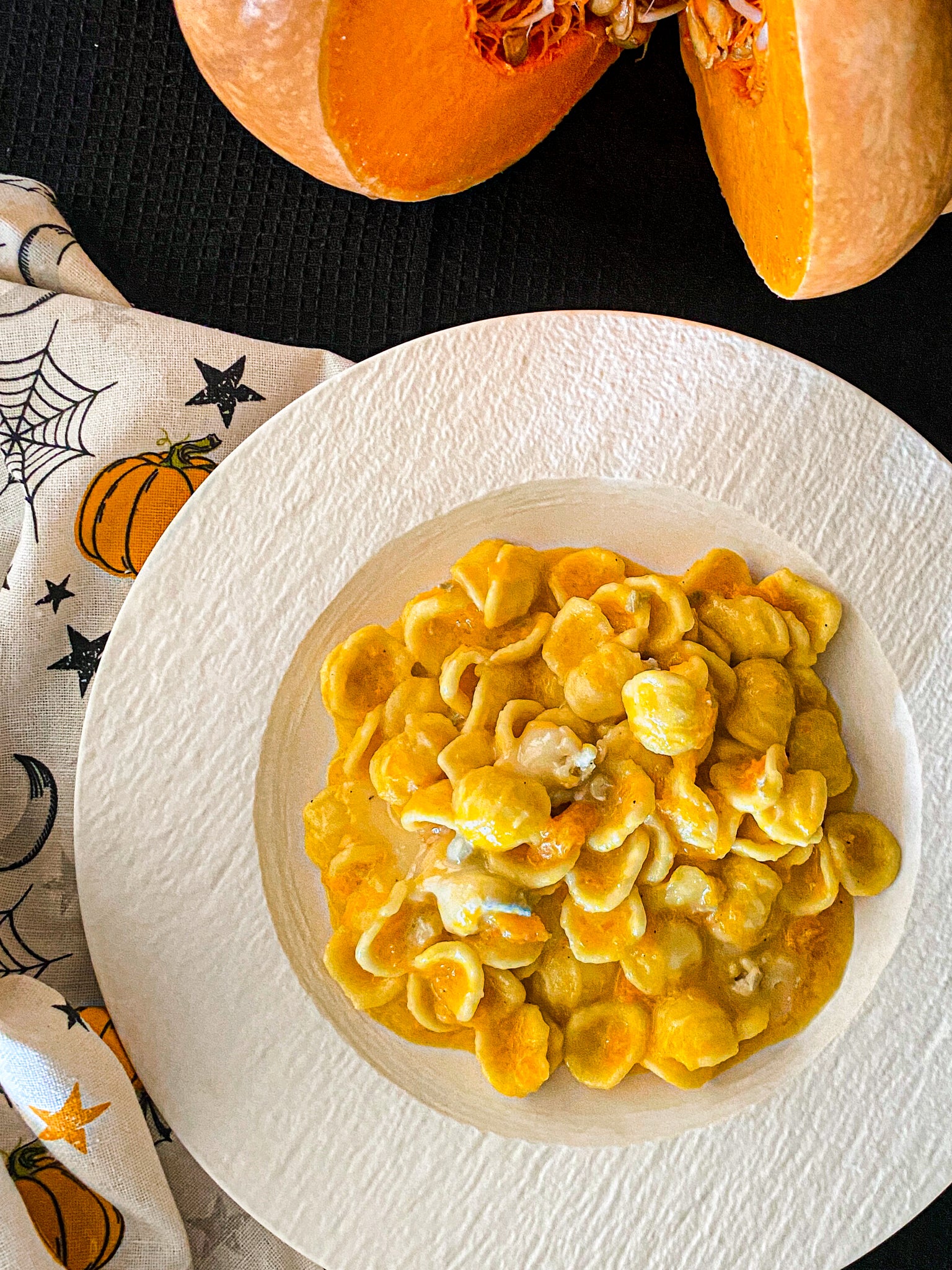 Orecchiette (pasta) with pumpkin and gorgonzola cheese – Costabile